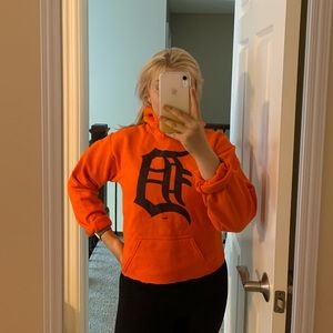 VINTAGE DETROIT TIGERS CROPPED SWEATSHIRT